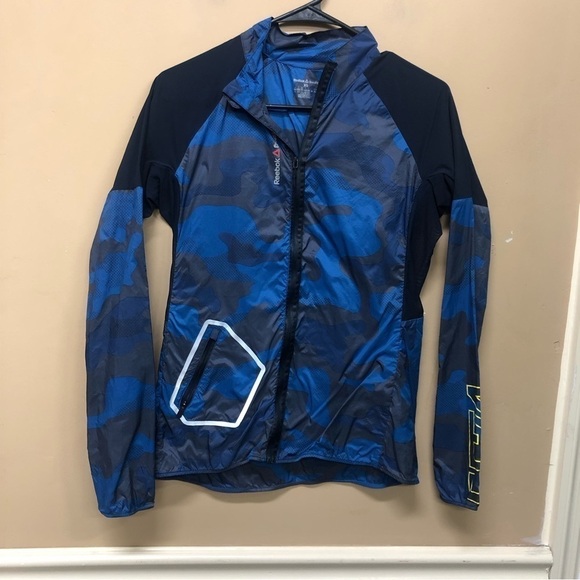 Reebok Crossfit Women's CF Feather Lightweight Workout Jacket Blue Camo Size XS - Picture 1 of 6